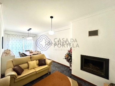 Apartamento T2 à venda na Rua Dom António Ferreira Gomes