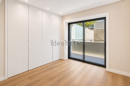 Apartamento T0 à venda na Rua Gonçalo Mendes da Maia, 102