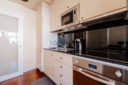 Apartamento T0 à venda na Rua Afonso Cordeiro, 175