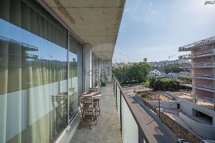 Apartamento T2 à venda na Rua do Doutor Alfredo Faria de Magalhães