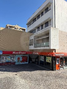 Apartamento T1 à venda na Rua Sacadura Cabral
