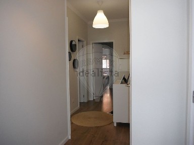 Apartamento T2 à venda na Rua de Nove de Abril