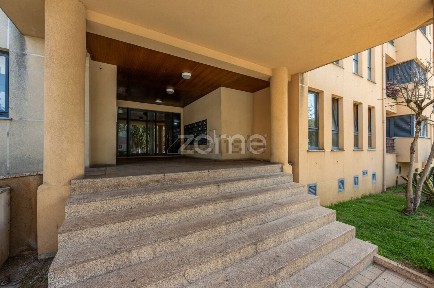 Apartamento T2 à venda na Rua do Aleixo, 256