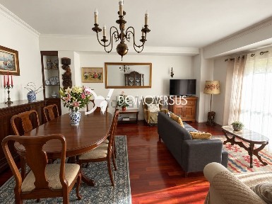 Apartamento T3 à venda no Monte de Burgos