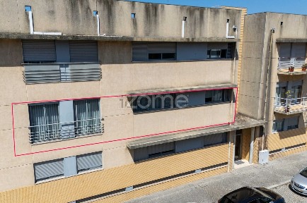 Apartamento T2 à venda na Rua Padre António Francisco de Sousa, 65