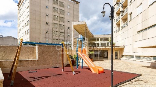 Apartamento T3 à venda na Rua Fernando de Almeida, 30