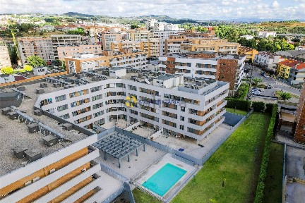 Apartamento T2 à venda na Rua Leiras, 230