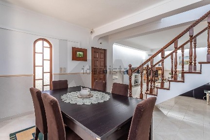 Casa ou moradia à venda na Rua Júlio Dinis s/n