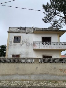 Moradia independente à venda em Aroeira Norte