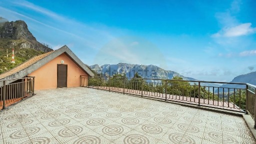 Espaço comercial à venda na Serra de Água