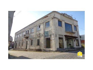 Espaço comercial à venda em Óvoa