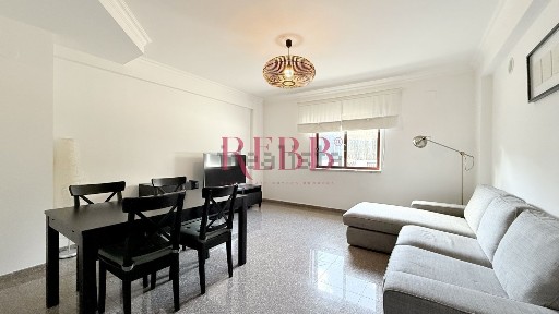 Arrendamento de apartamento T2 na Rua Polónio Febrero Júnior