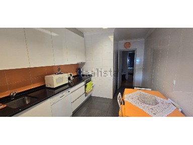Arrendamento de apartamento T2 na Rua Lourenço Chaves de Almeida