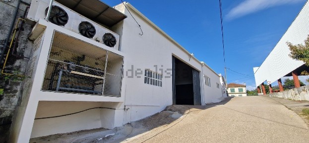 Arrendamento de armazém na Rua Principal