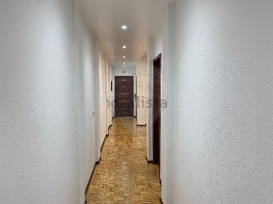Arrendamento de apartamento T3 na Rua José Natário