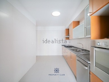 Arrendamento de apartamento T3 na Expo Central