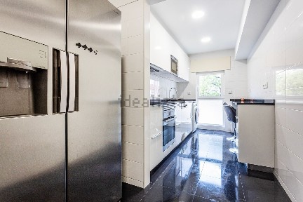 Arrendamento de apartamento T2 na Rua Públia Hortênsia de Castro, 9
