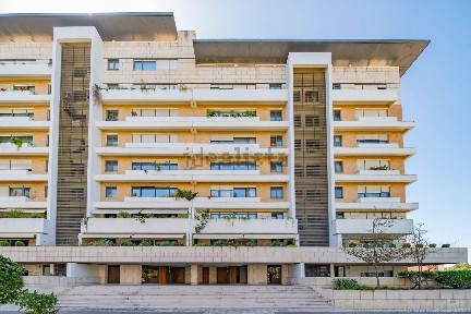 Arrendamento de apartamento T2 na Rua Tomás da Fonseca, 26