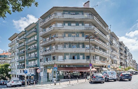 Arrendamento de apartamento T3 na Rua Fialho de Almeida
