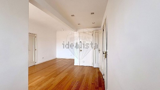 Arrendamento de apartamento T1 na Avenida de Roma