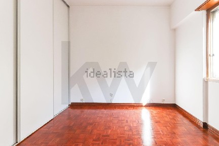 Arrendamento de apartamento T2 no Alto dos Moinhos
