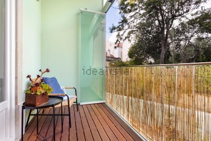 Arrendamento de apartamento T2 na Avenida Praia da Vitória