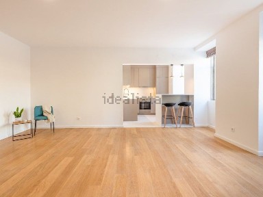 Arrendamento de apartamento T2 nas Amoreiras - Rato