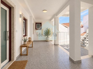 Arrendamento de apartamento T1 na Rua Capitão Luís Bôto Pimentel