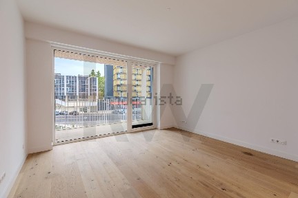 Arrendamento de apartamento T1 na Rua Basílio Teles, 35