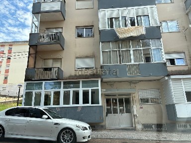 Arrendamento de apartamento T1 no Monte Abraão