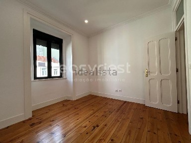 Arrendamento de apartamento T2 no Centro
