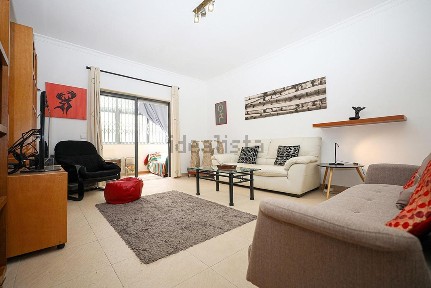 Arrendamento de apartamento T1 na Rua Nova da Aldeia