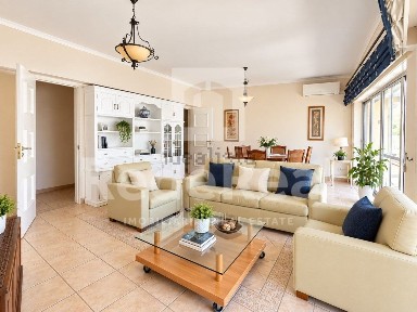 Arrendamento de apartamento T4 no Centro
