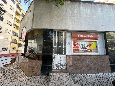 Espaço comercial à venda na Avenida 25 de Abril, 221