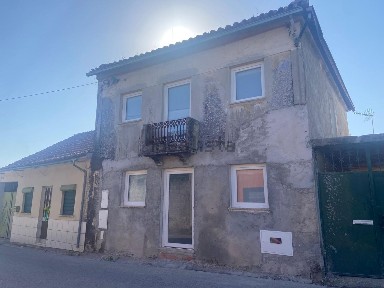 Moradia em banda à venda em Casal Comba