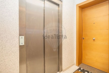 Apartamento T2 à venda na Rua Professor Dr. António Manuel Baptista