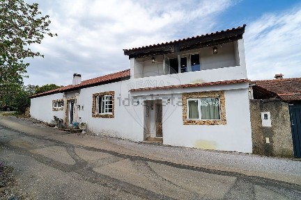Moradia independente à venda em Poiares (Santo André)