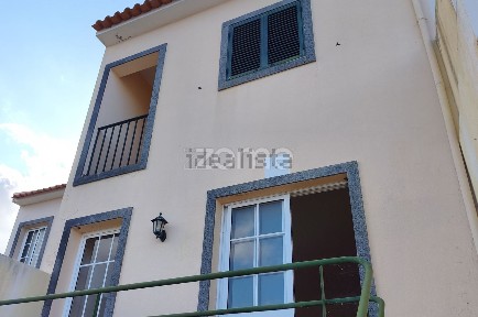 Moradia em banda à venda em Gaula