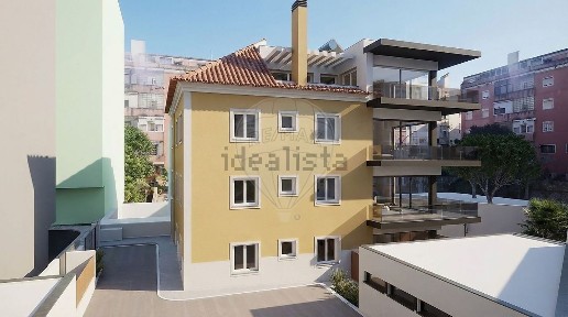 Apartamento T3 à venda na Praceta Oliveira Feijão