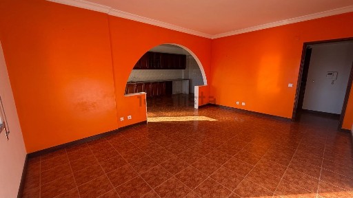 Apartamento T3 à venda na Rua Fernão Lopes
