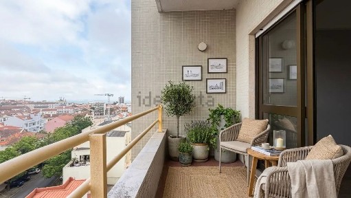 Apartamento T3 à venda na Avenida Alexandre Herculano