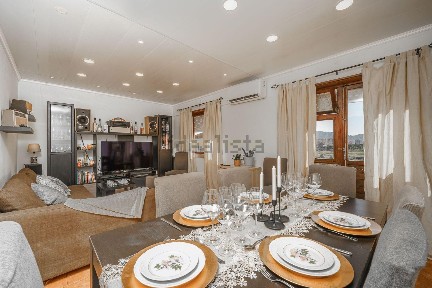 Apartamento T4 à venda na Avenida dos Ciprestes, 54