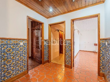 Apartamento T3 à venda no Largo Carapeteira
