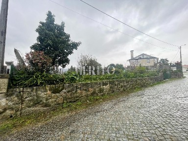 Moradia independente à venda em Alheira e Igreja Nova