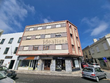 Arrendamento de apartamento T3 na Rua Alexandre Herculano