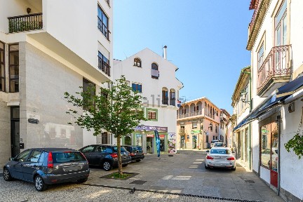 Arrendamento de moradia em banda na Rua Padre Joaquim Fontoura