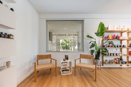 Centro de estética, spa para trespasse na Rua Professor Bento de Jesus Caraça, 213