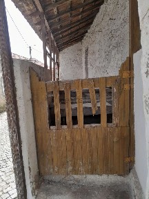 Moradia geminada à venda em Nozelos