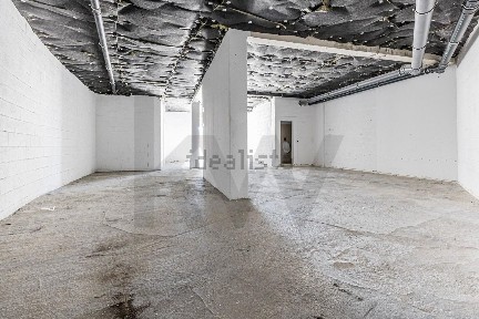 Espaço comercial à venda na Rua Carlos Saraiva s/n