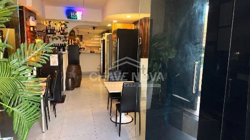 Espaço comercial à venda na Rua de Oscar Monteiro Torres
